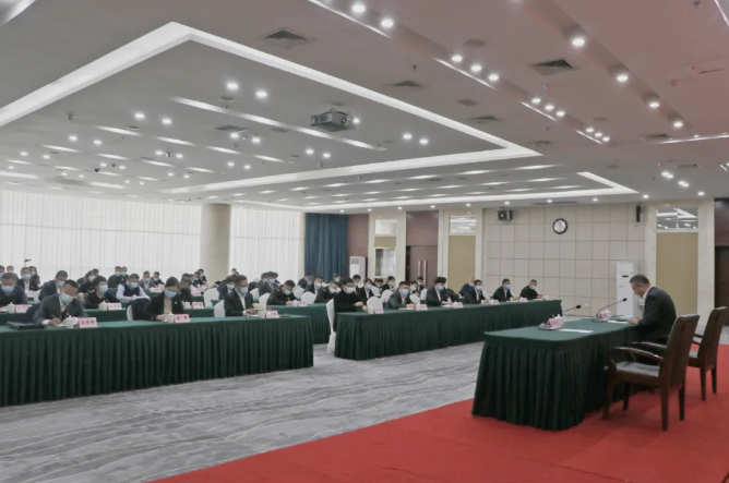 老街腾龙集团、温泉集团举办贯彻落实市第十三次党代会精神宣讲报告会