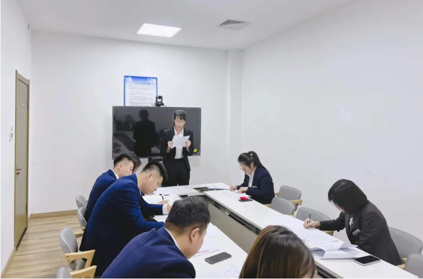 踔厉奋发 笃行不怠——老街腾龙文化公司召开2021年度在职员工述职测评会议